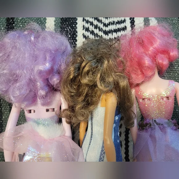 Lot Of 3 Barbies Girls Fashion Toys Dolls - Picture 10 of 10